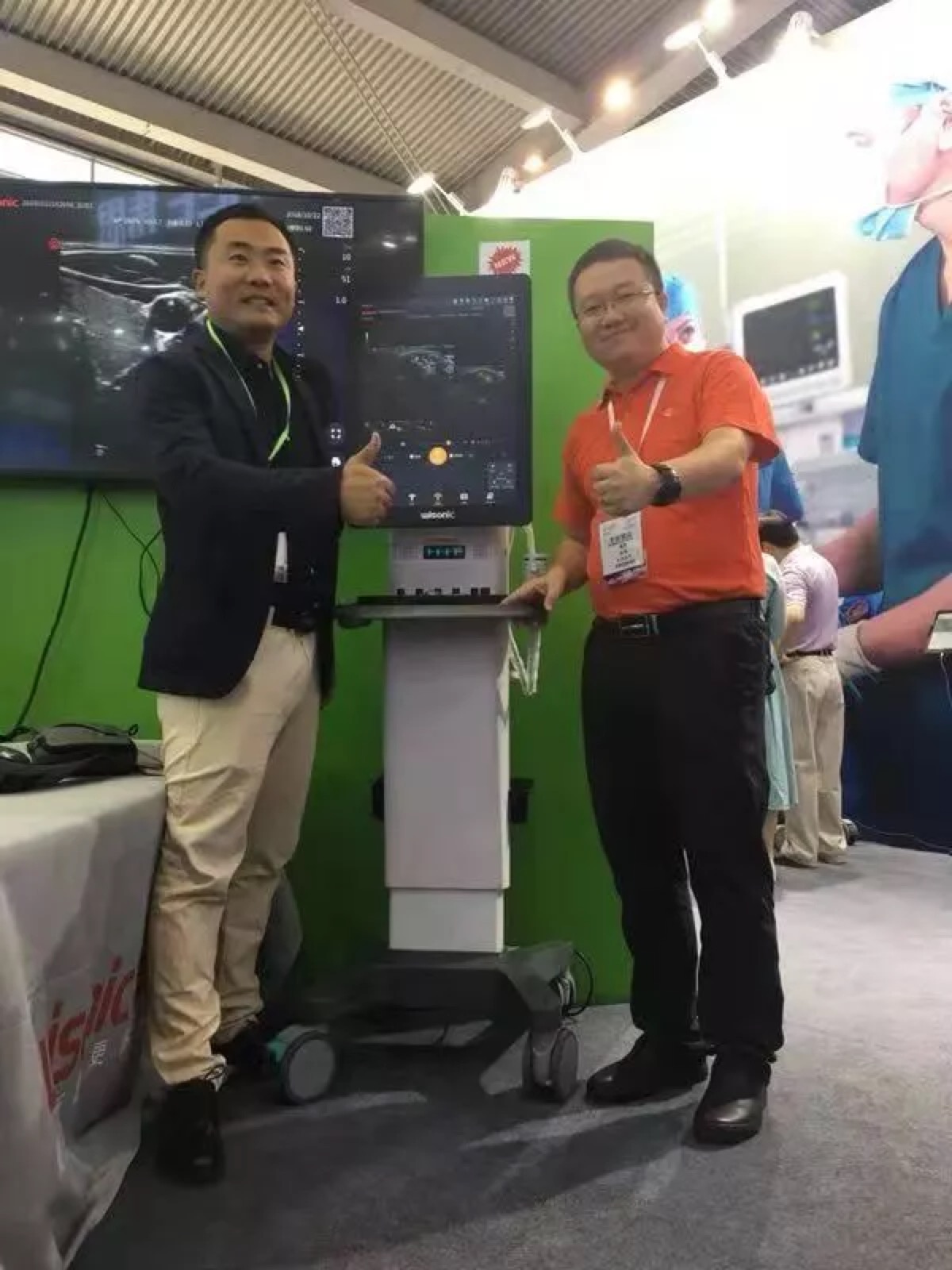 cmef现场丨华声首发床旁超声新品——"北斗labat"